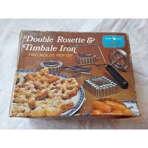 Nordic Ware rosette iron set in original box double dipper wood handle 4 molds